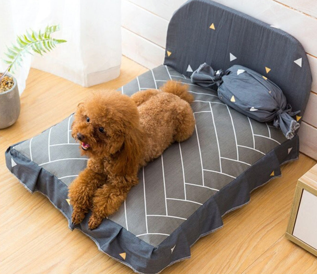 Dog Bed w/ Pillows - Large to Small Dogs GROOMY